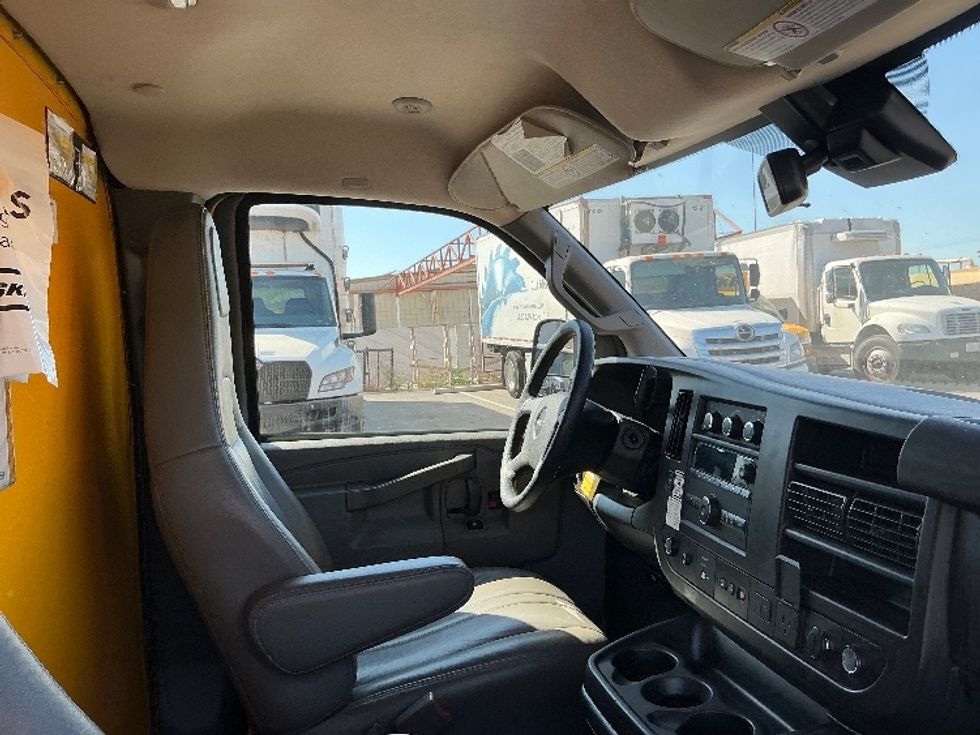 Light Duty Box Truck-Light and Medium Duty Trucks-GMC-2021-Savana G33503-Tempe-AZ-114,266\n\t\tmiles-$ 25,250 - Image 21