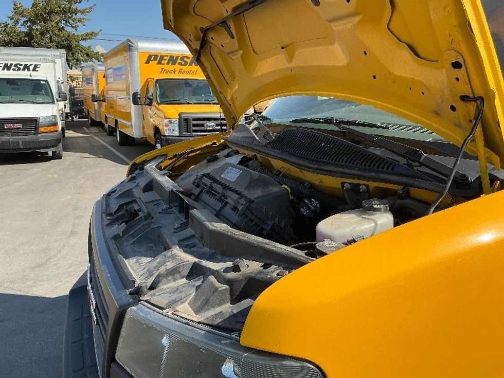 Light Duty Box Truck-Light and Medium Duty Trucks-GMC-2021-Savana G33503-Tempe-AZ-114,266\n\t\tmiles-$ 25,250 - Image 23