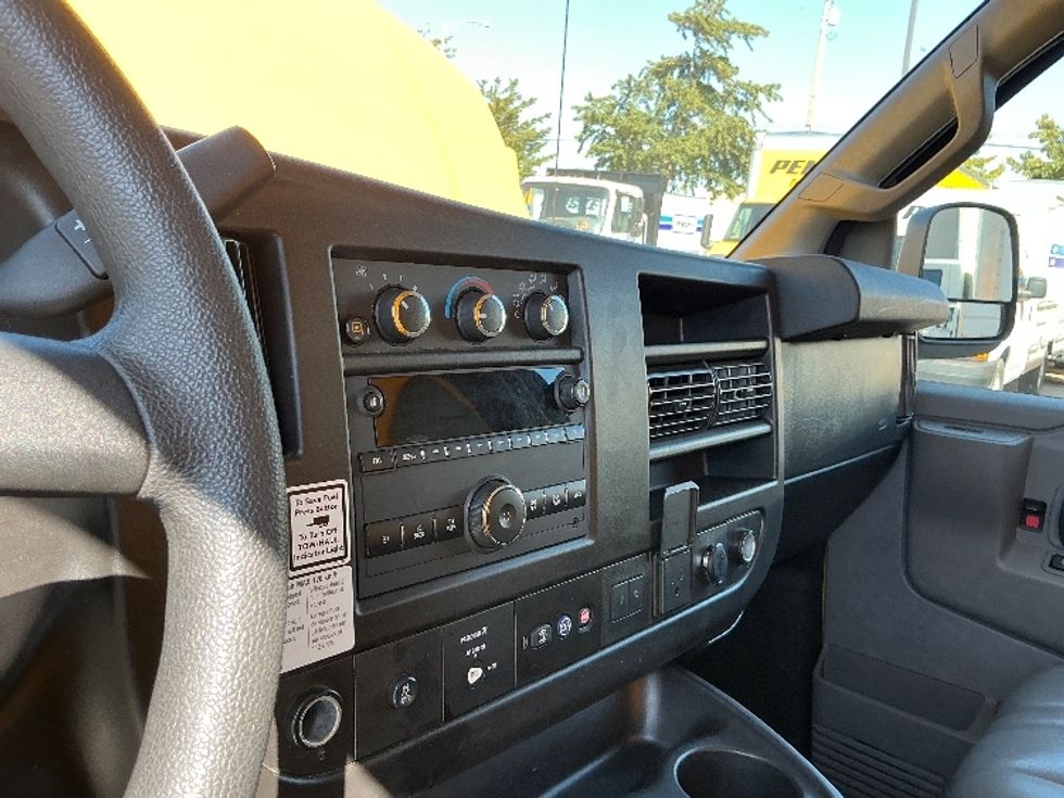 Light Duty Box Truck-Light and Medium Duty Trucks-GMC-2021-Savana G33503-Tempe-AZ-114,266\n\t\tmiles-$ 25,250 - Image 24