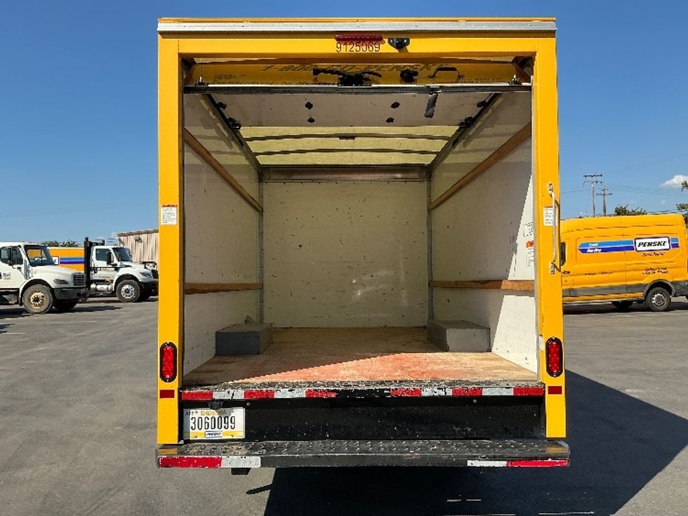 Light Duty Box Truck-Light and Medium Duty Trucks-GMC-2021-Savana G33503-Tempe-AZ-114,266\n\t\tmiles-$ 25,250 - Image 8