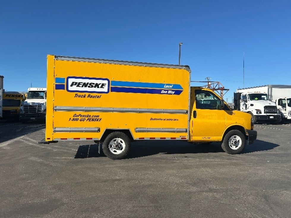 Light Duty Box Truck-Light and Medium Duty Trucks-GMC-2021-Savana G33503-Torrance-CA-100,120\n\t\tmiles-$ 27,500 - Image 15