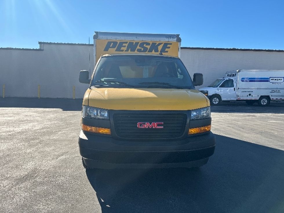 Light Duty Box Truck-Light and Medium Duty Trucks-GMC-2021-Savana G33503-Torrance-CA-100,120\n\t\tmiles-$ 27,500 - Image 2