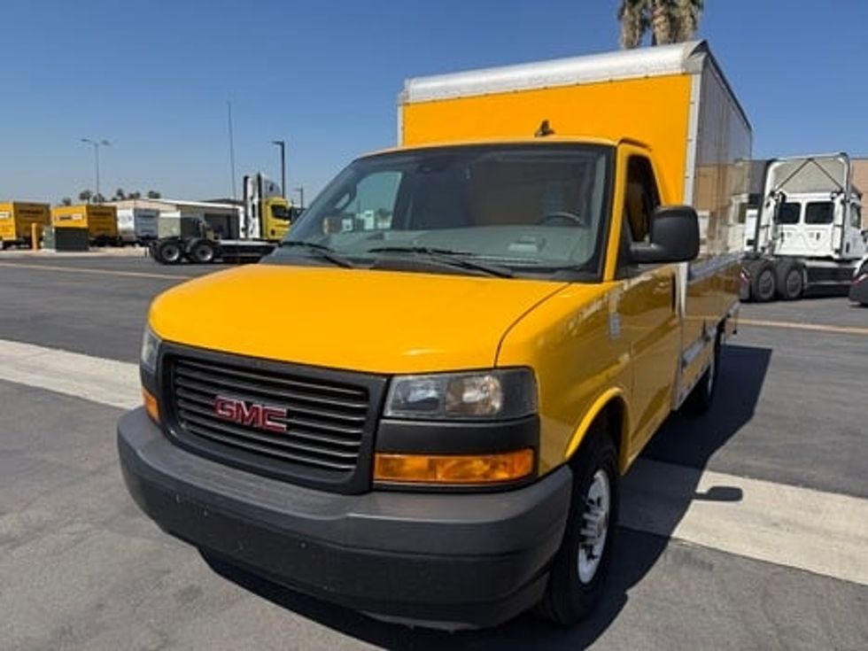 Light Duty Box Truck-Light and Medium Duty Trucks-GMC-2021-Savana G33503-Torrance-CA-101,120\n\t\tmiles-$ 22,000 - Image 1