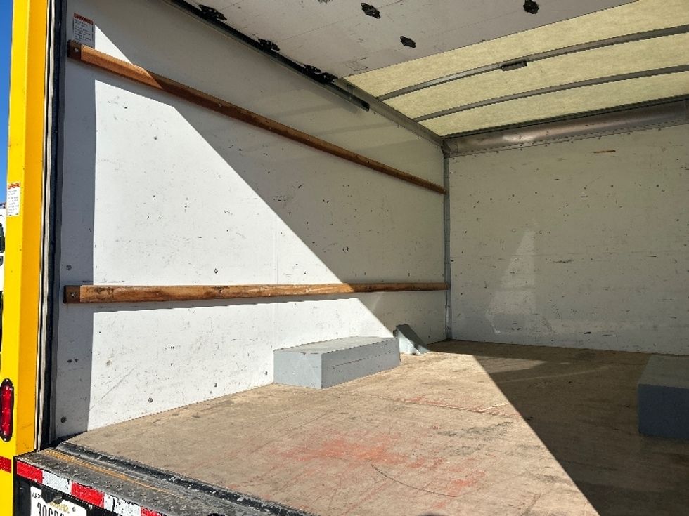Light Duty Box Truck-Light and Medium Duty Trucks-GMC-2021-Savana G33503-Torrance-CA-101,120\n\t\tmiles-$ 22,000 - Image 11