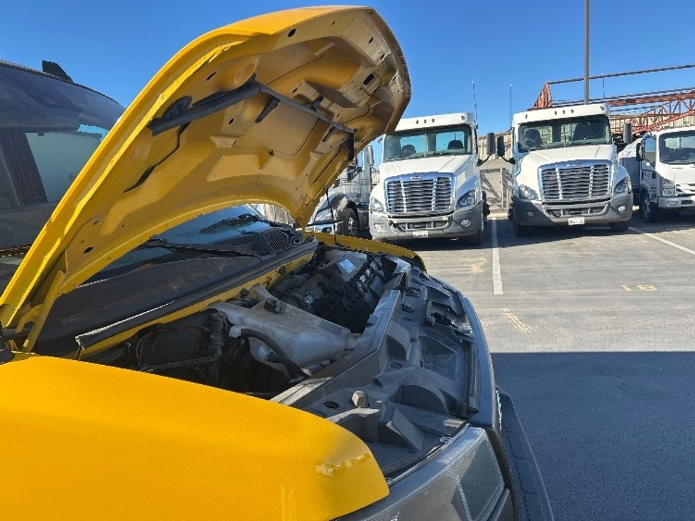 Light Duty Box Truck-Light and Medium Duty Trucks-GMC-2021-Savana G33503-Torrance-CA-101,120\n\t\tmiles-$ 22,000 - Image 20