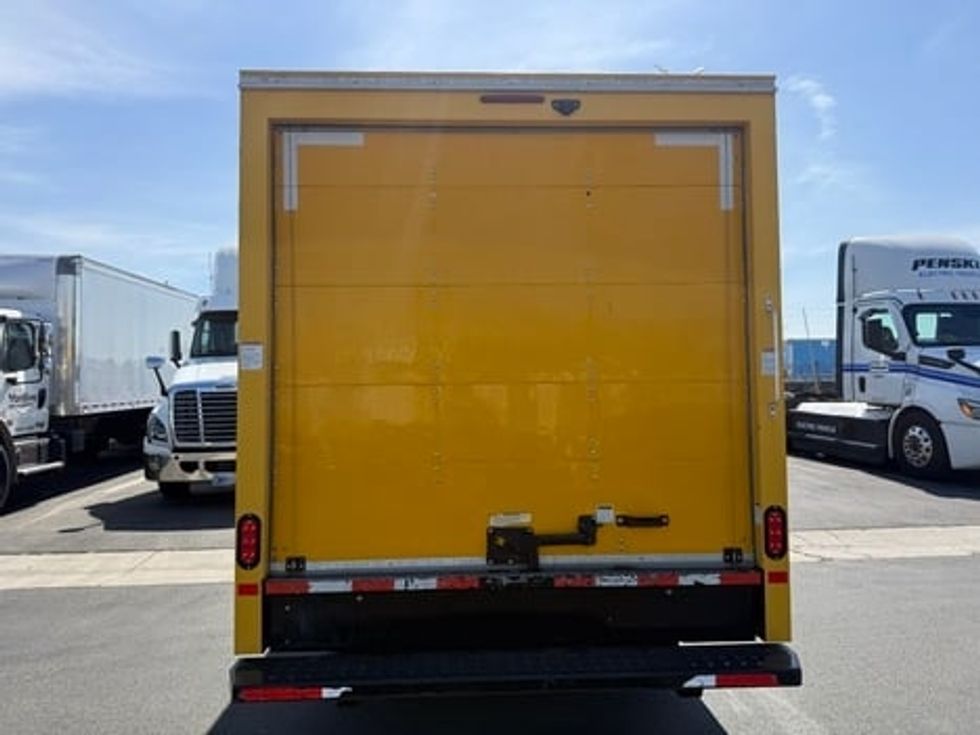 Light Duty Box Truck-Light and Medium Duty Trucks-GMC-2021-Savana G33503-Torrance-CA-101,120\n\t\tmiles-$ 22,000 - Image 6