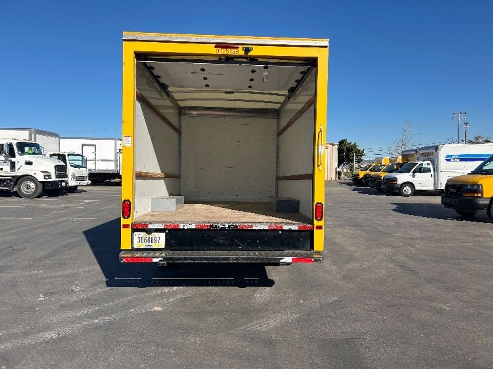 Light Duty Box Truck-Light and Medium Duty Trucks-GMC-2021-Savana G33503-Torrance-CA-101,120\n\t\tmiles-$ 22,000 - Image 9