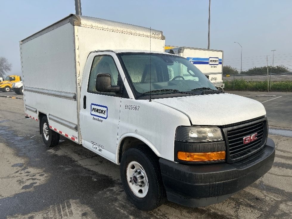Light Duty Box Truck-Light and Medium Duty Trucks-GMC-2021-Savana G33503-Torrance-CA-101,663\n\t\tmiles-$ 30,000 - Image 1