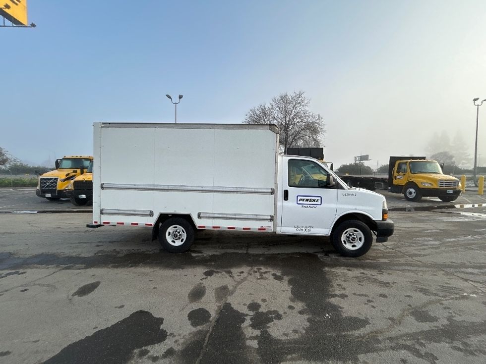 Light Duty Box Truck-Light and Medium Duty Trucks-GMC-2021-Savana G33503-Torrance-CA-101,663\n\t\tmiles-$ 30,000 - Image 15