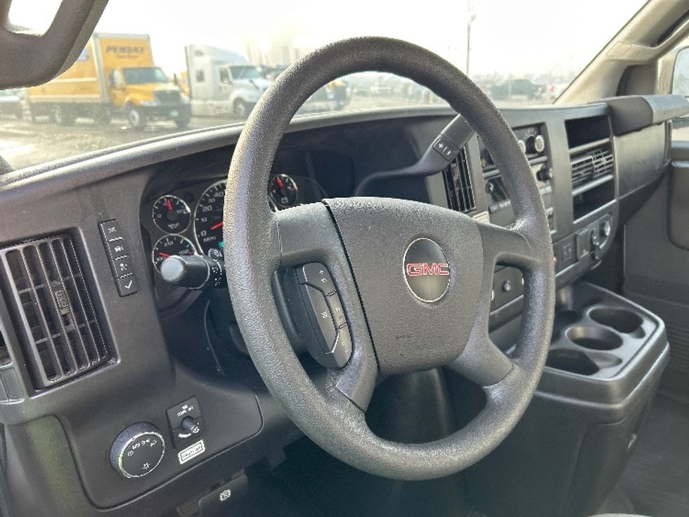 Light Duty Box Truck-Light and Medium Duty Trucks-GMC-2021-Savana G33503-Torrance-CA-101,663\n\t\tmiles-$ 30,000 - Image 17