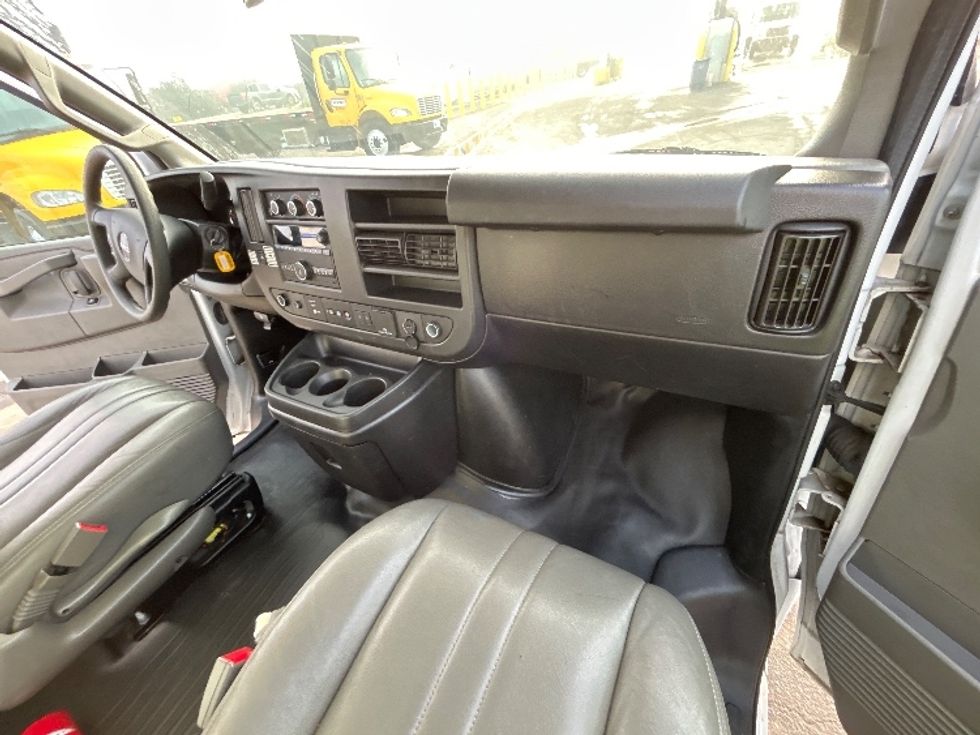 Light Duty Box Truck-Light and Medium Duty Trucks-GMC-2021-Savana G33503-Torrance-CA-101,663\n\t\tmiles-$ 30,000 - Image 21