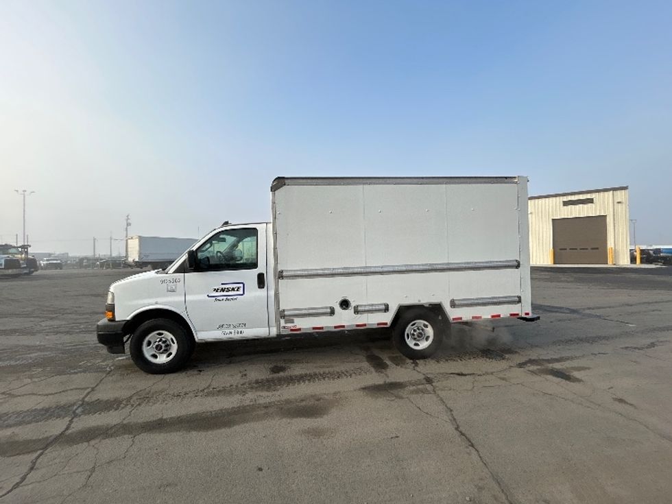 Light Duty Box Truck-Light and Medium Duty Trucks-GMC-2021-Savana G33503-Torrance-CA-101,663\n\t\tmiles-$ 30,000 - Image 4