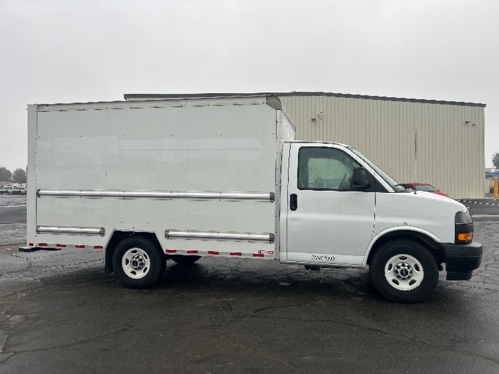 Light Duty Box Truck-Light and Medium Duty Trucks-GMC-2021-Savana G33503-Torrance-CA-103,004\n\t\tmiles-$ 29,750 - Image 15