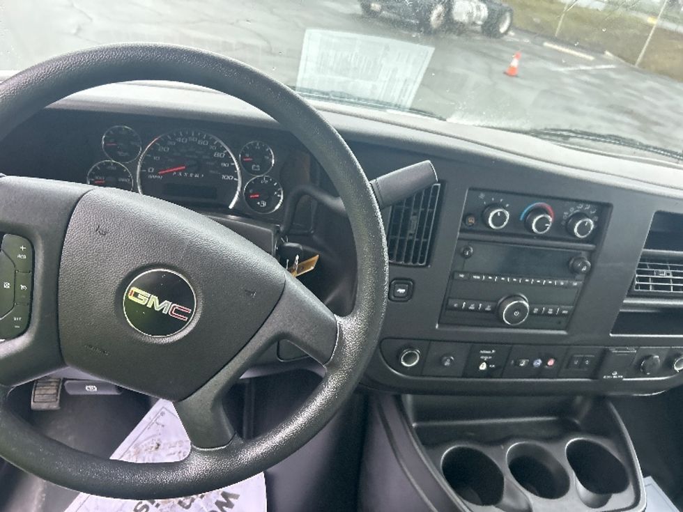 Light Duty Box Truck-Light and Medium Duty Trucks-GMC-2021-Savana G33503-Torrance-CA-103,004\n\t\tmiles-$ 29,750 - Image 18