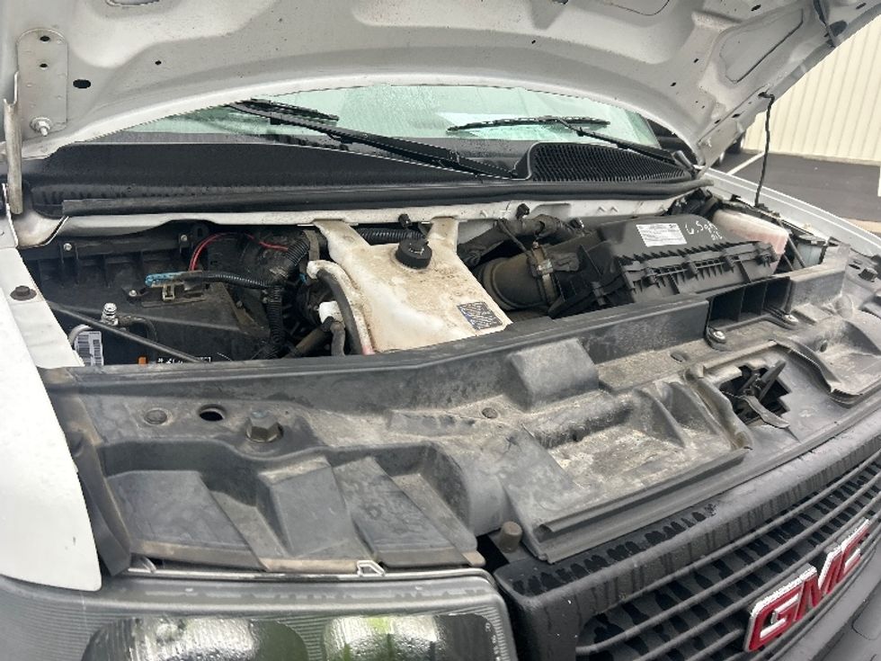 Light Duty Box Truck-Light and Medium Duty Trucks-GMC-2021-Savana G33503-Torrance-CA-103,004\n\t\tmiles-$ 29,750 - Image 23