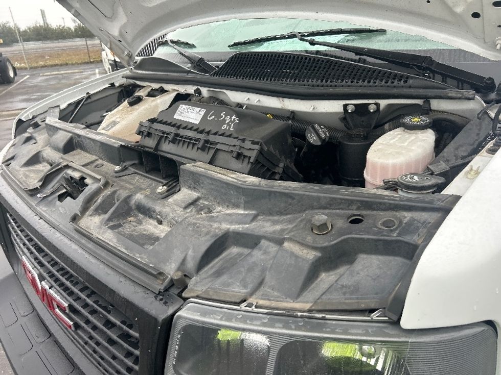 Light Duty Box Truck-Light and Medium Duty Trucks-GMC-2021-Savana G33503-Torrance-CA-103,004\n\t\tmiles-$ 29,750 - Image 24