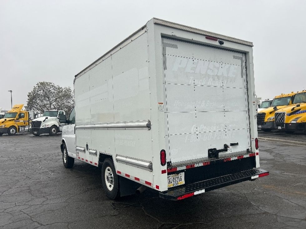 Light Duty Box Truck-Light and Medium Duty Trucks-GMC-2021-Savana G33503-Torrance-CA-103,004\n\t\tmiles-$ 29,750 - Image 6