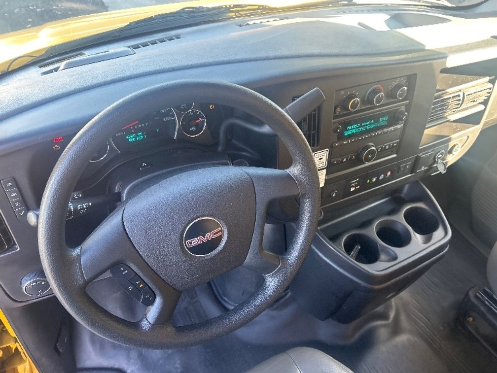 Light Duty Box Truck-Light and Medium Duty Trucks-GMC-2021-Savana G33503-Torrance-CA-105,578\n\t\tmiles-$ 27,000 - Image 17