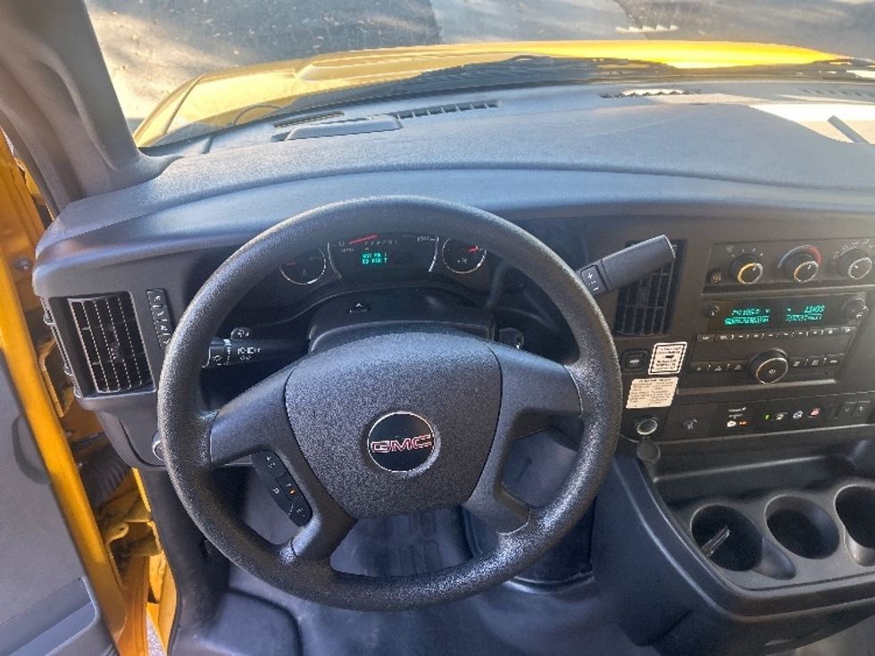 Light Duty Box Truck-Light and Medium Duty Trucks-GMC-2021-Savana G33503-Torrance-CA-105,578\n\t\tmiles-$ 27,000 - Image 18