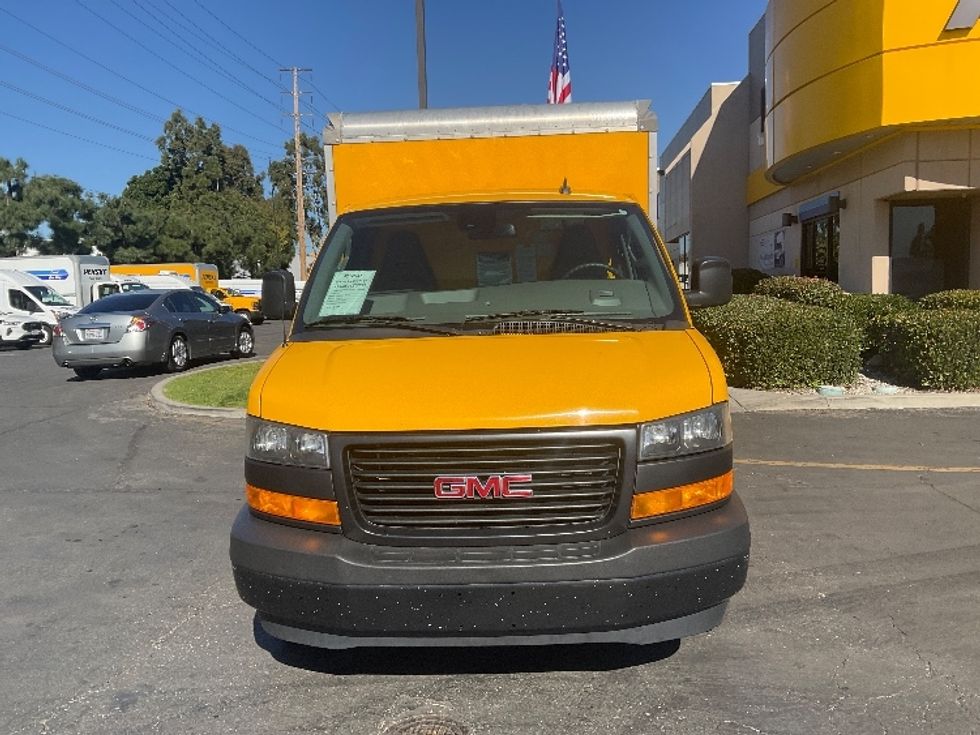 Light Duty Box Truck-Light and Medium Duty Trucks-GMC-2021-Savana G33503-Torrance-CA-105,578\n\t\tmiles-$ 27,000 - Image 2