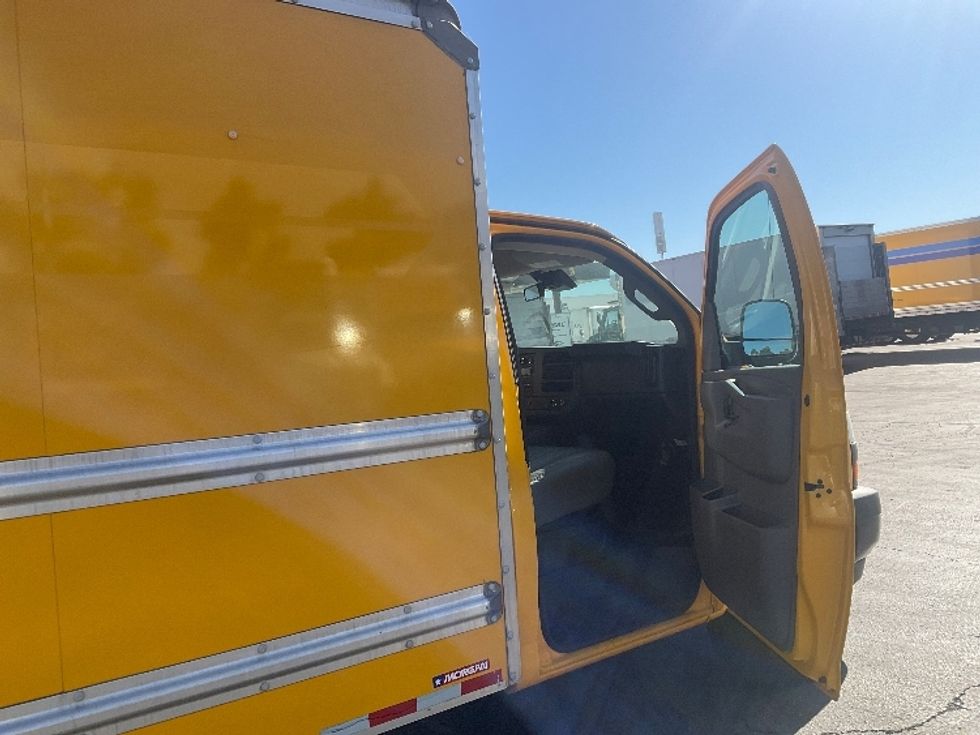 Light Duty Box Truck-Light and Medium Duty Trucks-GMC-2021-Savana G33503-Torrance-CA-105,578\n\t\tmiles-$ 27,000 - Image 20
