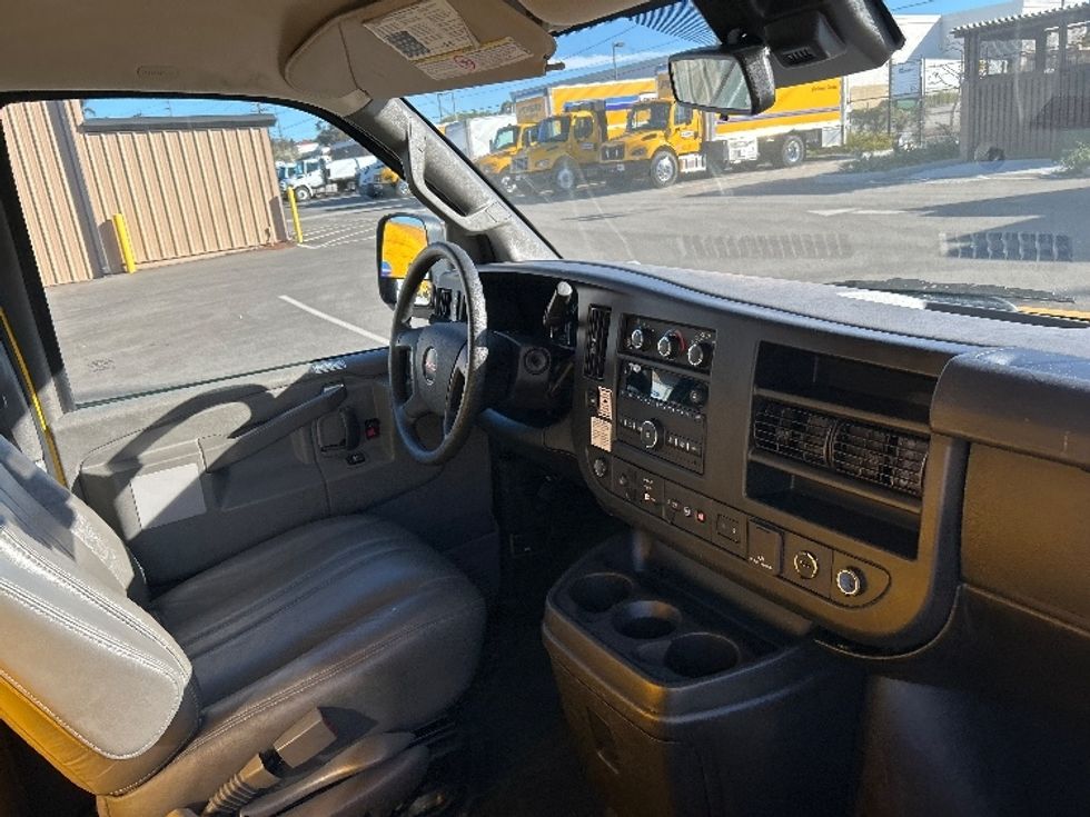 Light Duty Box Truck-Light and Medium Duty Trucks-GMC-2021-Savana G33503-Torrance-CA-106,207\n\t\tmiles-$ 26,750 - Image 20