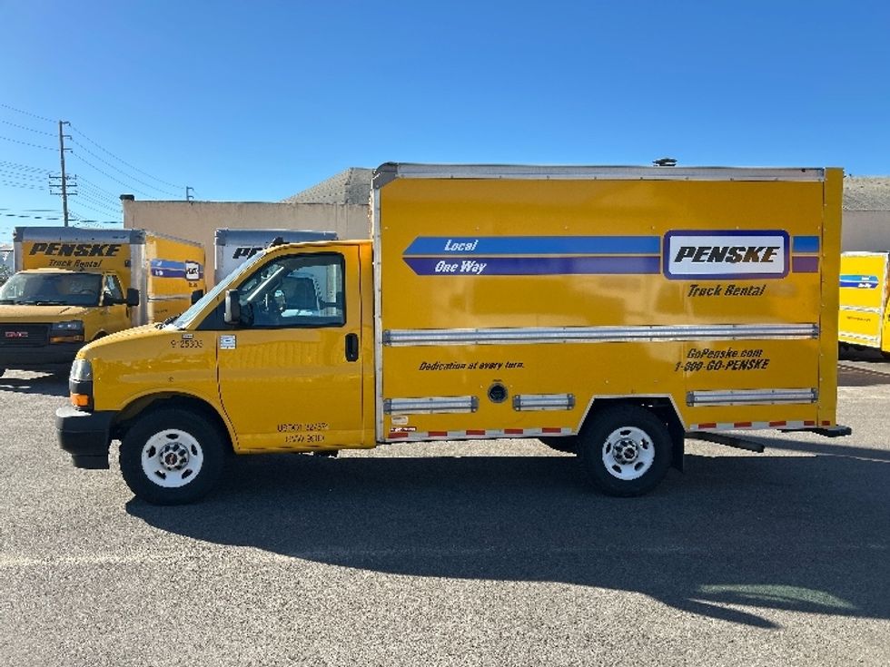 Light Duty Box Truck-Light and Medium Duty Trucks-GMC-2021-Savana G33503-Torrance-CA-106,207\n\t\tmiles-$ 26,750 - Image 4