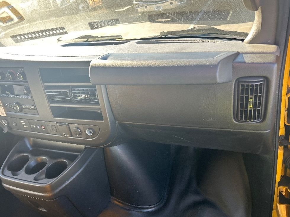 Light Duty Box Truck-Light and Medium Duty Trucks-GMC-2021-Savana G33503-Torrance-CA-109,125\n\t\tmiles-$ 26,500 - Image 21