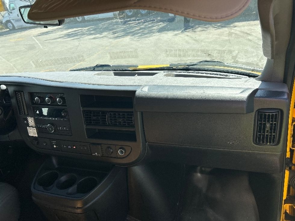 Light Duty Box Truck-Light and Medium Duty Trucks-GMC-2021-Savana G33503-Torrance-CA-110,440\n\t\tmiles-$ 25,500 - Image 20