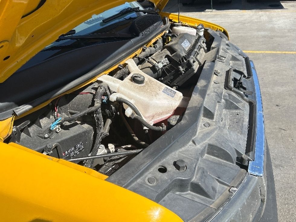 Light Duty Box Truck-Light and Medium Duty Trucks-GMC-2021-Savana G33503-Torrance-CA-110,440\n\t\tmiles-$ 25,500 - Image 22