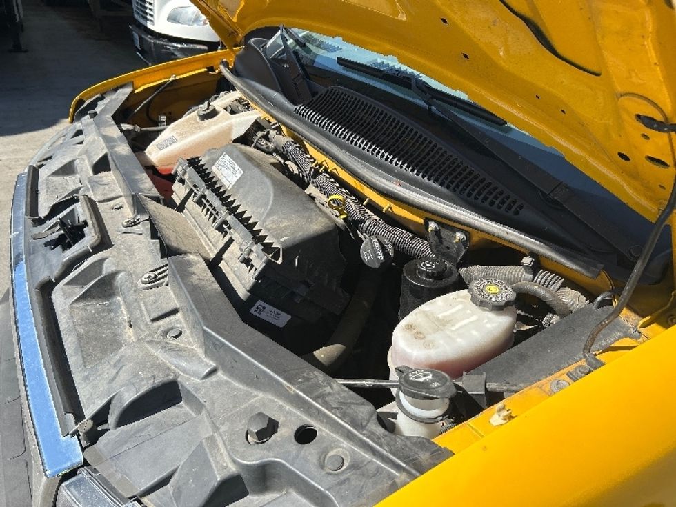 Light Duty Box Truck-Light and Medium Duty Trucks-GMC-2021-Savana G33503-Torrance-CA-110,440\n\t\tmiles-$ 25,500 - Image 23