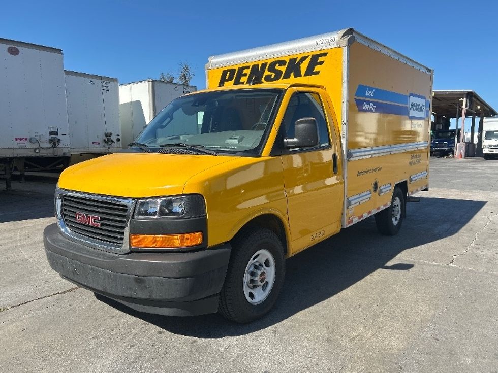 Light Duty Box Truck-Light and Medium Duty Trucks-GMC-2021-Savana G33503-Torrance-CA-110,440\n\t\tmiles-$ 25,500 - Image 3