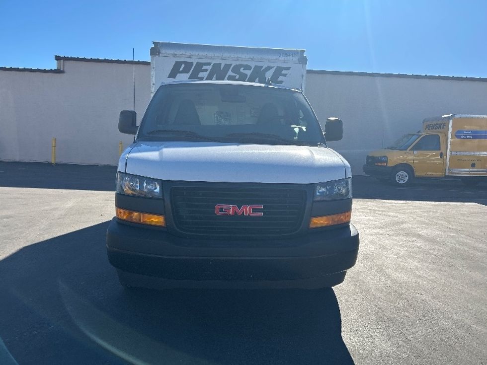Light Duty Box Truck-Light and Medium Duty Trucks-GMC-2021-Savana G33503-Torrance-CA-114,100\n\t\tmiles-$ 28,500 - Image 2
