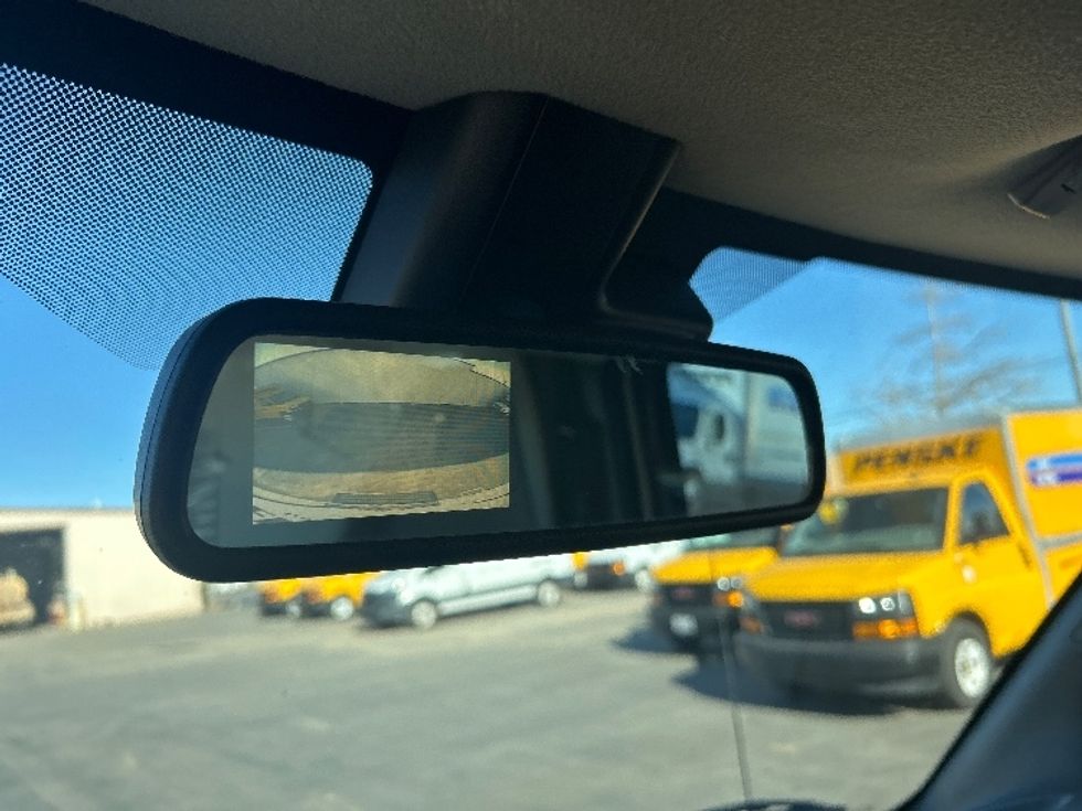 Light Duty Box Truck-Light and Medium Duty Trucks-GMC-2021-Savana G33503-Torrance-CA-114,100\n\t\tmiles-$ 28,500 - Image 25