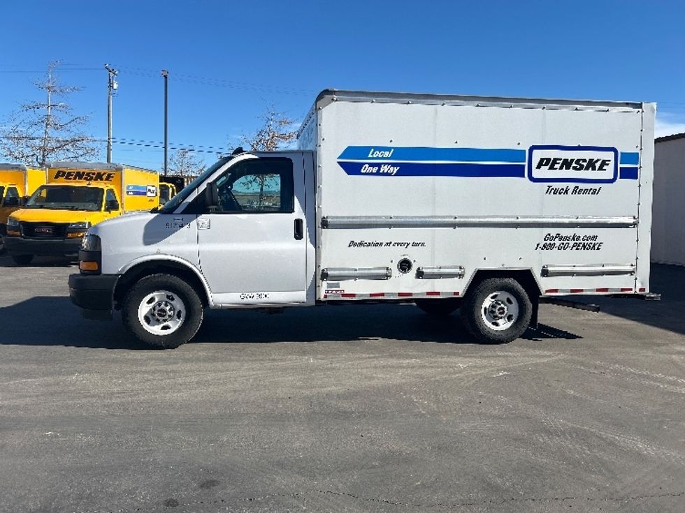 Light Duty Box Truck-Light and Medium Duty Trucks-GMC-2021-Savana G33503-Torrance-CA-114,100\n\t\tmiles-$ 28,500 - Image 4