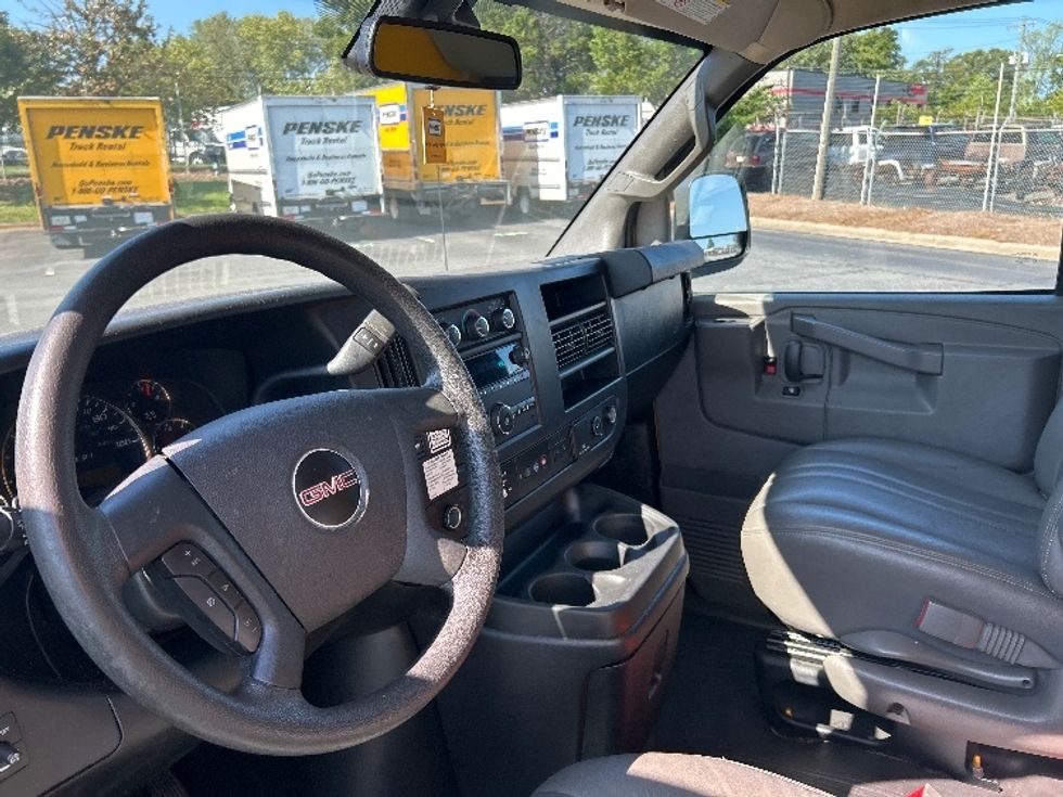 Light Duty Box Truck-Light and Medium Duty Trucks-GMC-2021-Savana G33503-Traverse City-MI-101,779\n\t\tmiles-$ 26,000 - Image 16