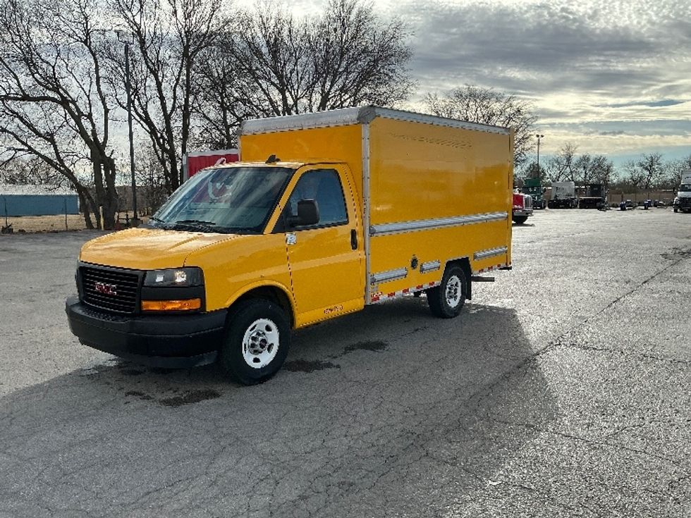 Light Duty Box Truck-Light and Medium Duty Trucks-GMC-2021-Savana G33503-Tulsa-OK-113,544\n\t\tmiles-$ 24,750 - Image 3