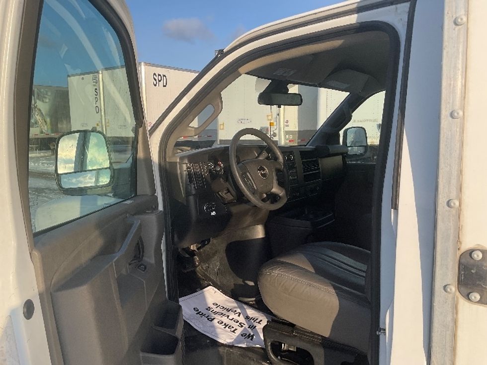 Light Duty Box Truck-Light and Medium Duty Trucks-GMC-2021-Savana G33503-Warren-MI-113,793\n\t\tmiles-$ 27,000 - Image 16