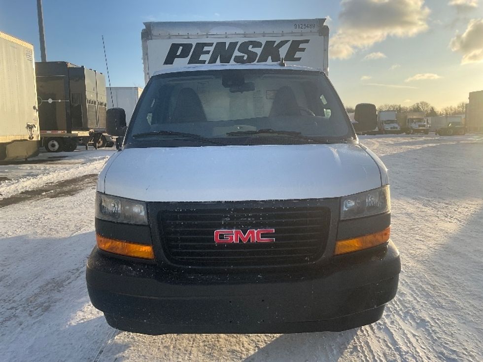 Light Duty Box Truck-Light and Medium Duty Trucks-GMC-2021-Savana G33503-Warren-MI-113,793\n\t\tmiles-$ 27,000 - Image 2