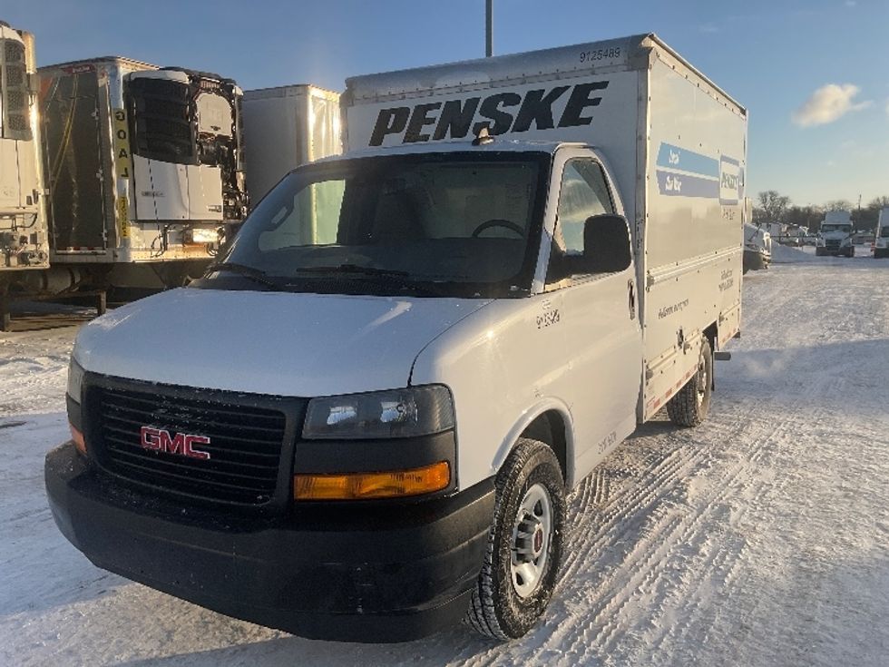 Light Duty Box Truck-Light and Medium Duty Trucks-GMC-2021-Savana G33503-Warren-MI-113,793\n\t\tmiles-$ 27,000 - Image 3
