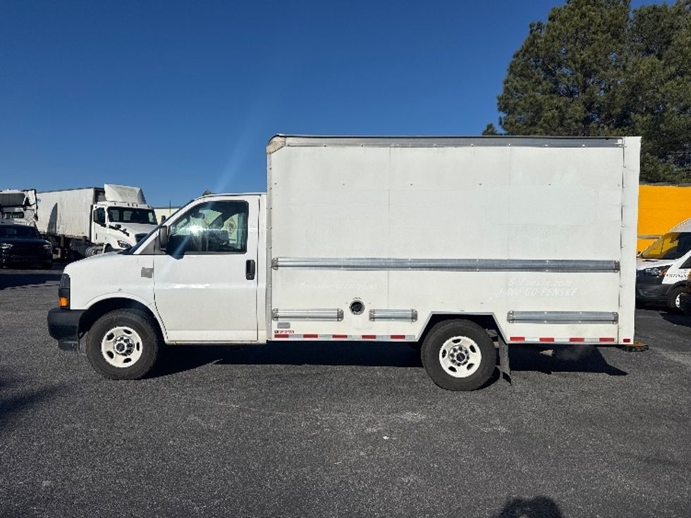 Light Duty Box Truck-Light and Medium Duty Trucks-GMC-2021-Savana G33503-West Columbia-SC-107,284\n\t\tmiles-$ 29,750 - Image 4