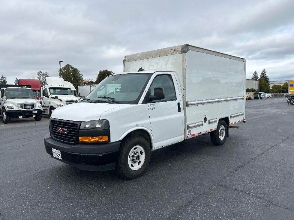 Light Duty Box Truck-Light and Medium Duty Trucks-GMC-2021-Savana G33503-West Sacramento-CA-100,908\n\t\tmiles-$ 30,500 - Image 3