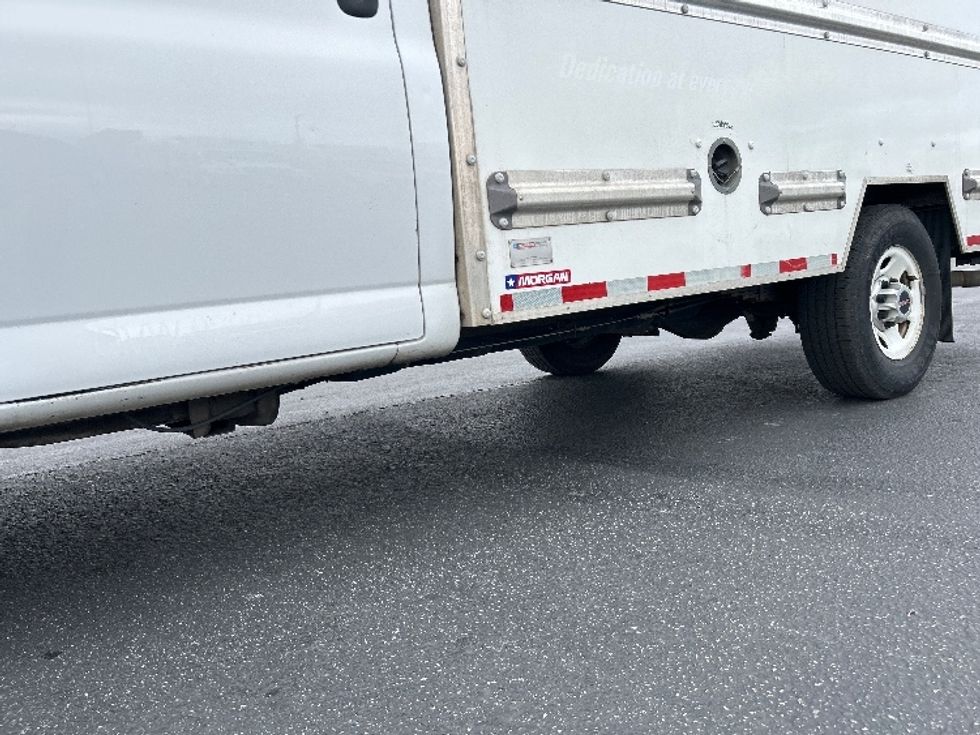 Light Duty Box Truck-Light and Medium Duty Trucks-GMC-2021-Savana G33503-West Sacramento-CA-100,908\n\t\tmiles-$ 30,500 - Image 5