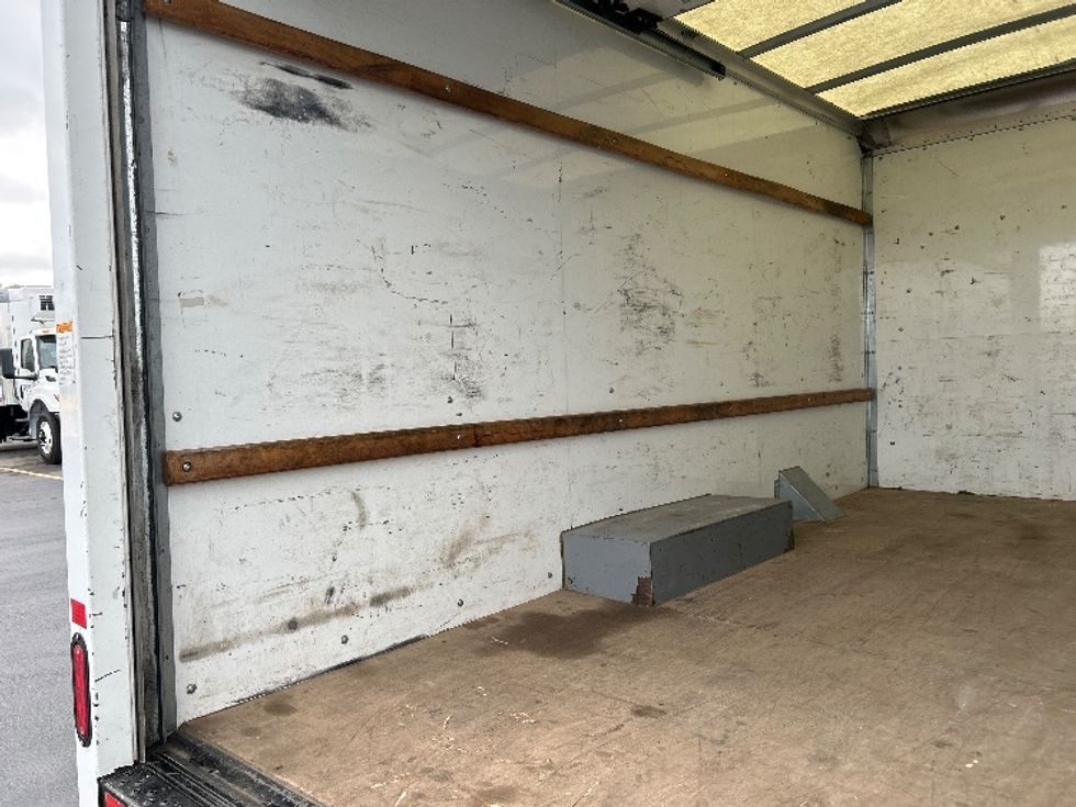 Light Duty Box Truck-Light and Medium Duty Trucks-GMC-2021-Savana G33503-West Sacramento-CA-100,908\n\t\tmiles-$ 30,500 - Image 11