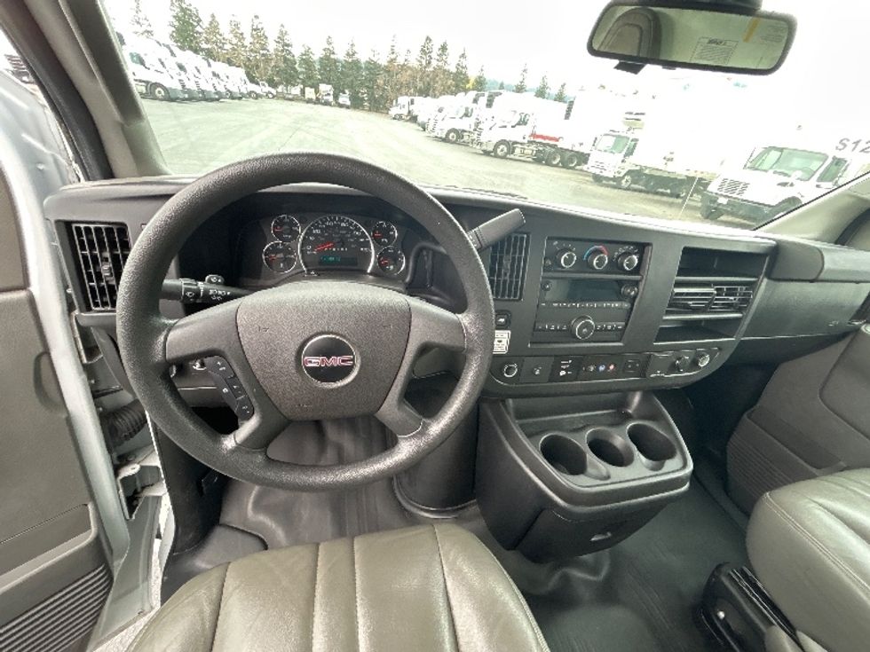 Light Duty Box Truck-Light and Medium Duty Trucks-GMC-2021-Savana G33503-West Sacramento-CA-100,908\n\t\tmiles-$ 30,500 - Image 17