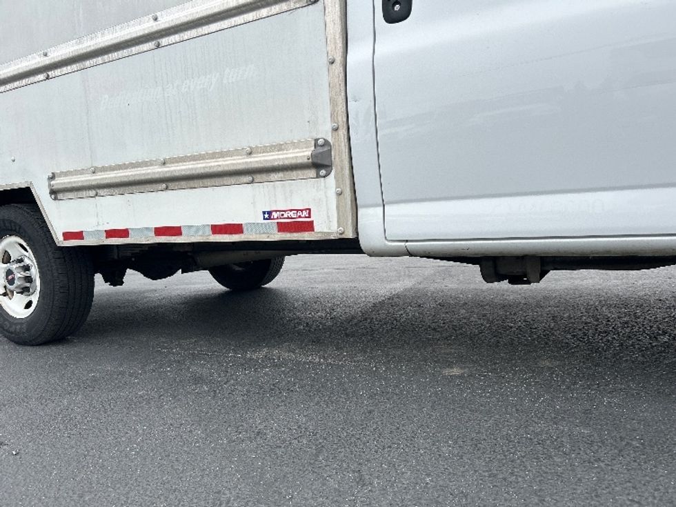 Light Duty Box Truck-Light and Medium Duty Trucks-GMC-2021-Savana G33503-West Sacramento-CA-100,908\n\t\tmiles-$ 30,500 - Image 14