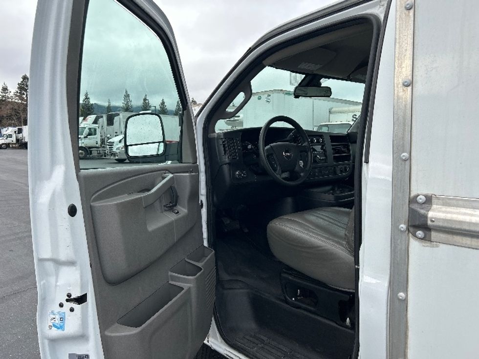 Light Duty Box Truck-Light and Medium Duty Trucks-GMC-2021-Savana G33503-West Sacramento-CA-100,908\n\t\tmiles-$ 30,500 - Image 16
