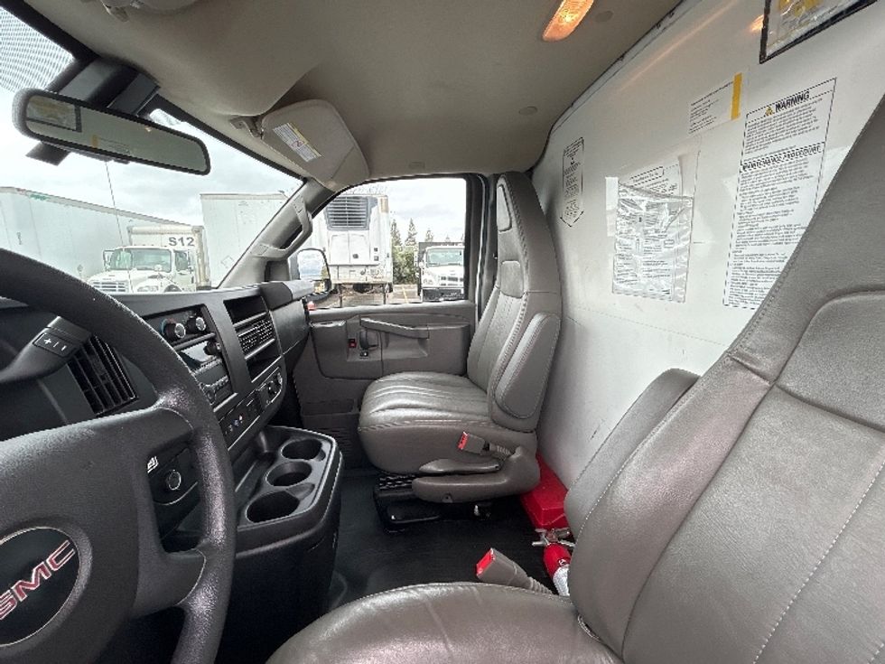 Light Duty Box Truck-Light and Medium Duty Trucks-GMC-2021-Savana G33503-West Sacramento-CA-100,908\n\t\tmiles-$ 30,500 - Image 19