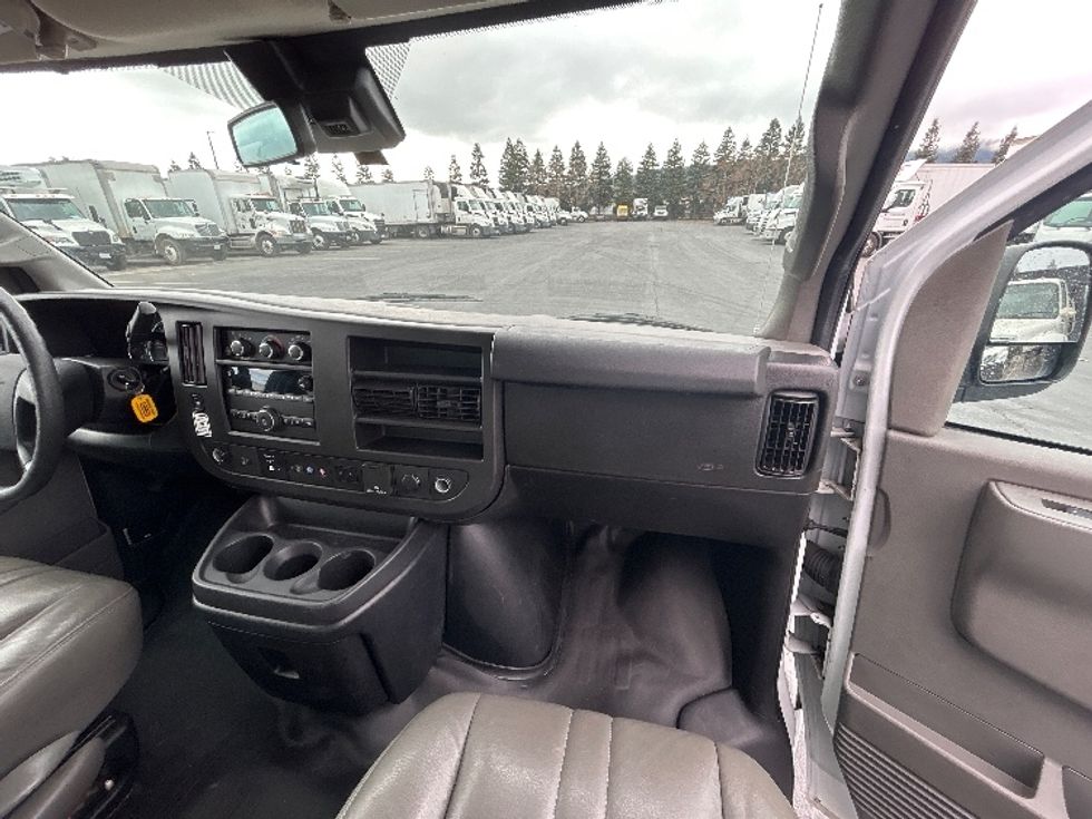 Light Duty Box Truck-Light and Medium Duty Trucks-GMC-2021-Savana G33503-West Sacramento-CA-100,908\n\t\tmiles-$ 30,500 - Image 21