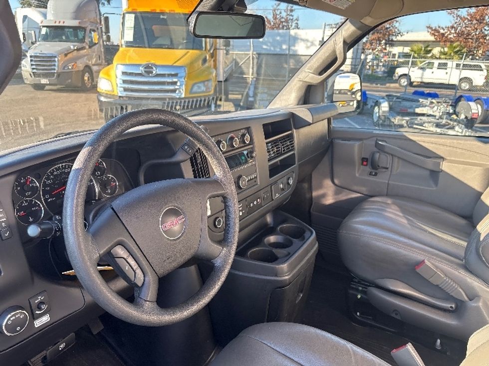 Light Duty Box Truck-Light and Medium Duty Trucks-GMC-2021-Savana G33503-West Sacramento-CA-102,853\n\t\tmiles-$ 29,750 - Image 16